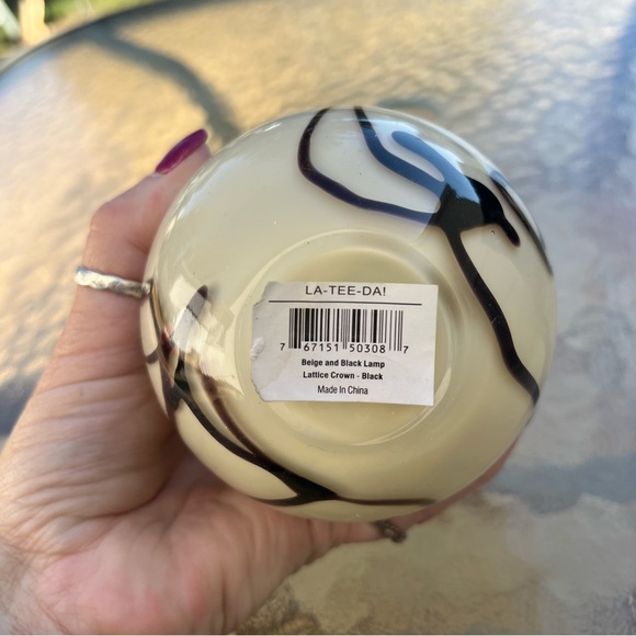 New La-Tee-Da Effusion Lamp Beige & Black Glass Lattice Crown - Picture 5 of 9